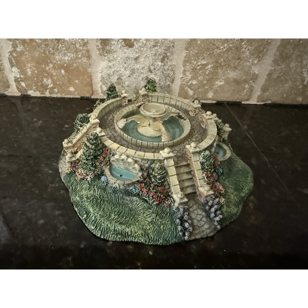 Thomas Kinkade Hawthorne Village "Lamplight Fountain" Replacement Piece